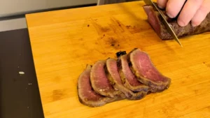 découpe du boeuf en fines tranches