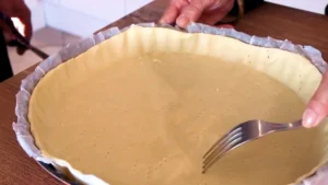 disposition de la pâte brisée
