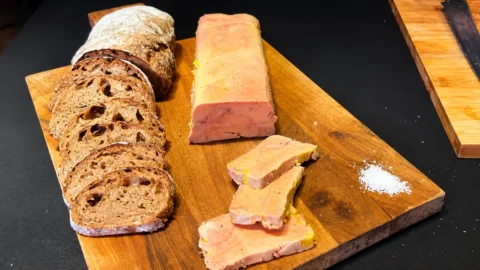 Foie gras maison au Air Fryer avec son pain de campagne signé Norbert TARAYRE