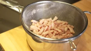 blanchier les lardons