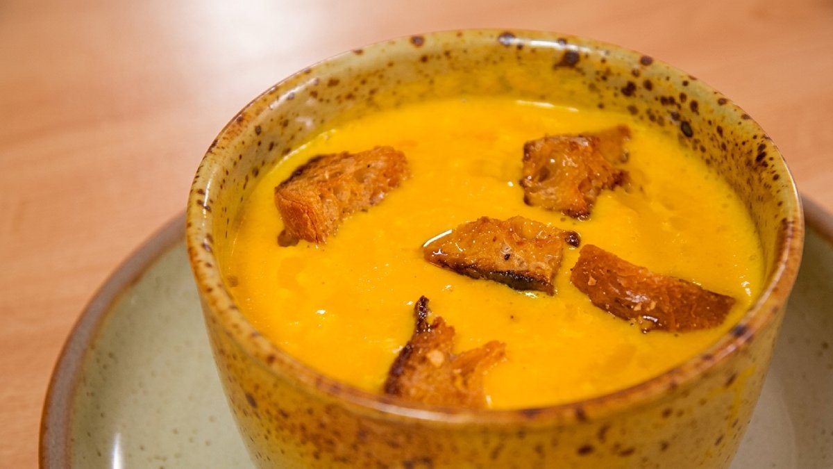 Velouté de potimarron au fond blanc de volaille signé Etchebest
